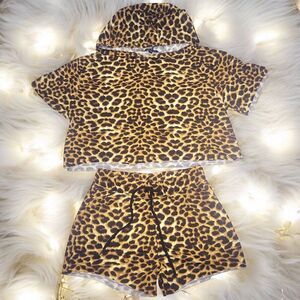 Ellie & Kate leopard print 2pc shorts cropped hoodie lounge set